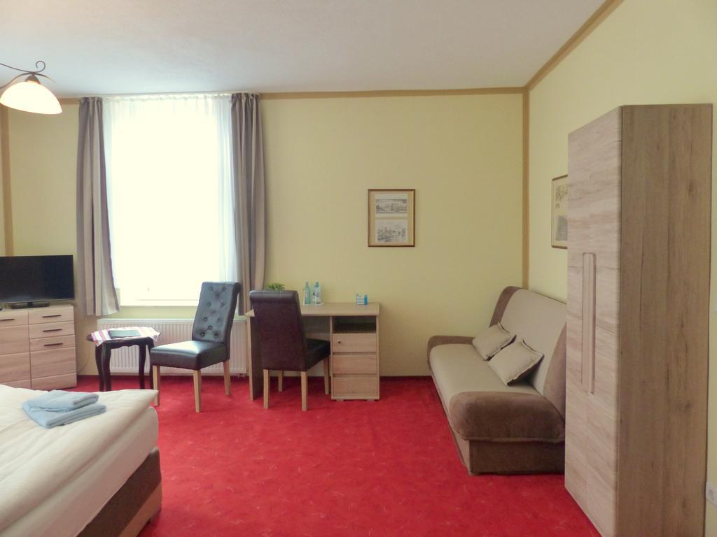 Hotel Friedchen Mit Eigener Fleischerei Artern Exterior photo